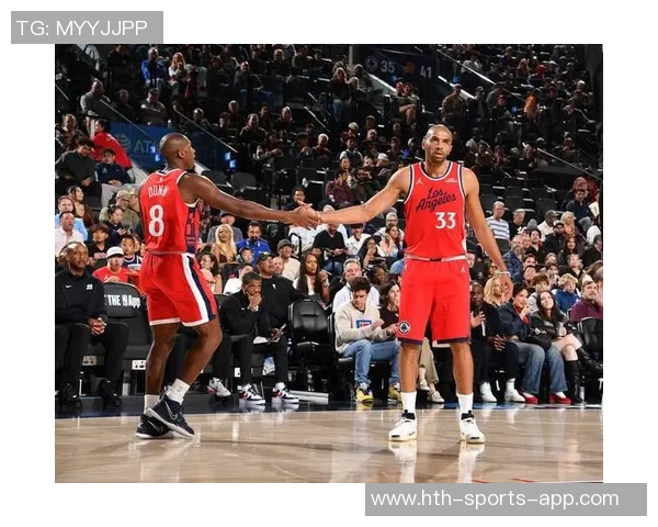 保罗与快船矛盾难解背后原因揭秘泰伦卢回应引发热议